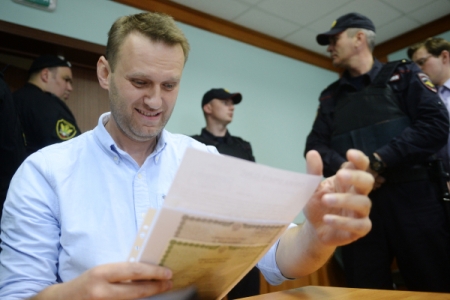 Суд вернул неподписанное заявление ФСИН о замене условного срока на реальный Навальному