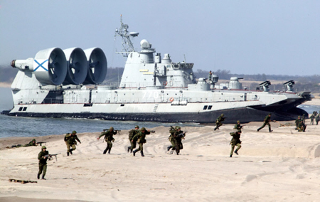 Морские пехотинцы России, Китая, Ирана и Венесуэлы примут участие в конкурсе "Морской десант-2017" в Приморье