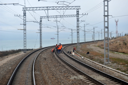 Желдороги Крыма решено электрифицировать поэтапно, до 2019г от моста до Керчи