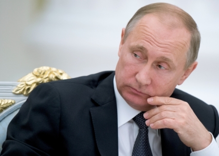Путин начал рабочую поездку в Крым
