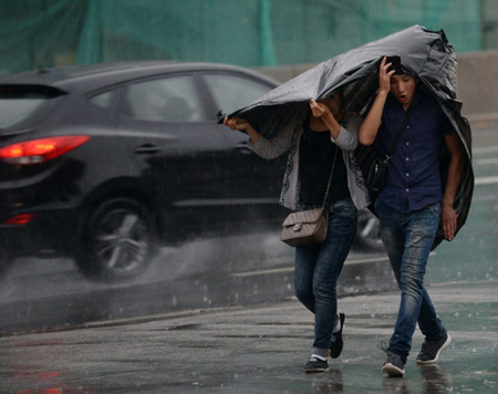 Сильные дожди, грозы и усиление ветра ожидаются в Кузбассе