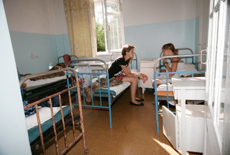 Шесть школьников в Хакасии госпитализированы с кишечной инфекцией