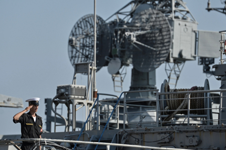 Черноморский флот взял под охрану склады с оружием в Крыму