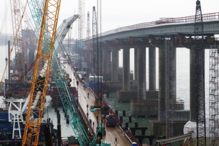 Строительство железной дороги по Крымскому мосту выйдет на пиковую мощность в текущем году