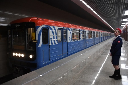 На "красной" ветке московского метро запущены поезда с дополнительным вагоном