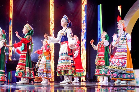 Победителей международного конкурса юных талантов "Мосгаз зажигает звезды" наградили в Москве