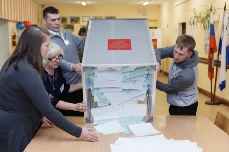 Избирательные участки закрылись в Омской области