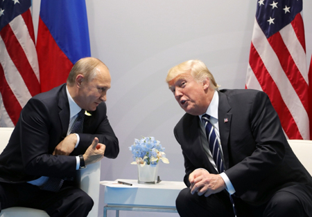 Трамп в беседе с Путиным завил, что обеспокоен новыми видами российского оружия