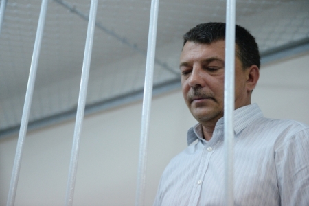 Прокурор просит 15 лет колонии строгого режима колонии для офицера СКР Максименко, обвиняемого в коррупции
