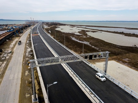 Правительство РФ распределило 6,1 млрд руб. на развитие дорог в 30 регионах