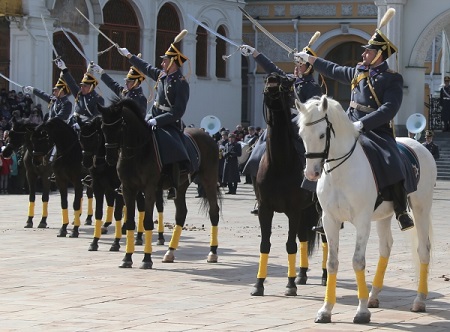 Сезон развода караулов президентского полка открывается в Кремле 14 апреля