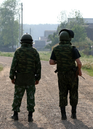 Близ удмуртского села Пугачево после взрывов начата эвакуация военного городка - глава Удмуртии