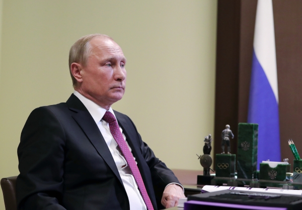 Закон об ответственности за соблюдение санкций не должен нанести вред добросовестным инвесторам, считает Путин