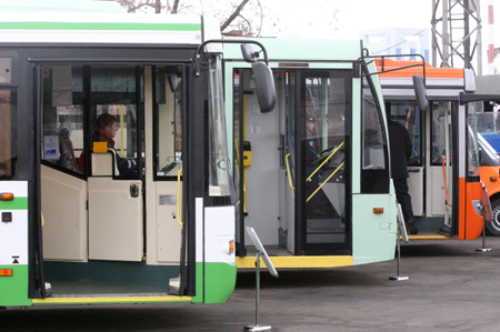 Проезд в муниципальных автобусах и троллейбусах Брянска подорожает на два рубля