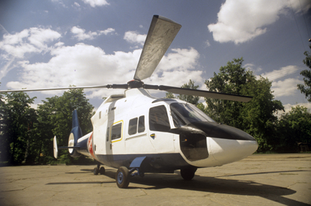 Летный образец многоцелевого вертолета Ка-62 прилетел на ВЭФ