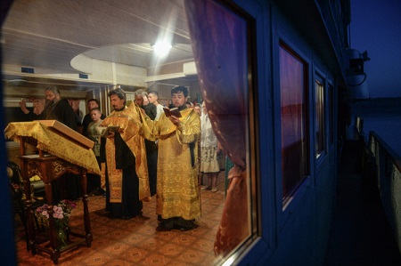 В храмах Московского патриархата приостанавливают молитвенное поминовение патриарха Варфоломея