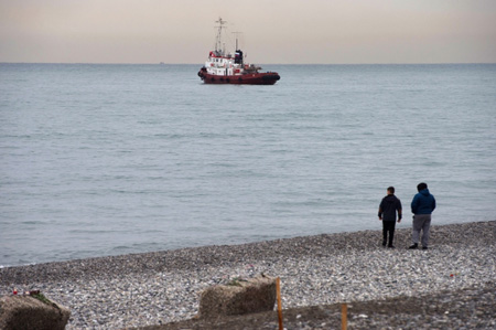 Катер затонул в акватории Сочи при задержании его российским кораблем береговой охраны