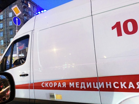 Шесть человек, в том числе трое детей, пострадали при столкновении легковушки с грузовиком в Смоленской области
