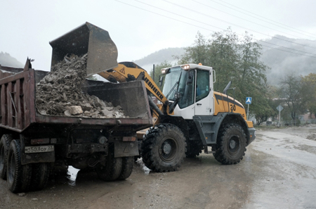 Три-четыре дня потребуется для восстановления дороги между аулом Наджиго и Сочи