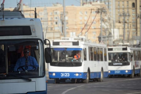 Порядка 60 троллейбусов скопилось на Ленинградском проспекте из-за обрыва контактной сети
