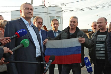 РФ и Украина начинают переговоры об обмене капитанов двух задержанных судов