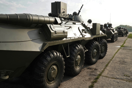 Более 10 новейших БТР поступили на вооружение морпехов в Дагестане