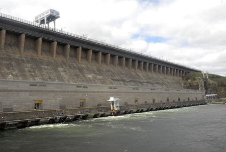 Иркутская ГЭС увеличила пропуск воды, чтобы не допустить подтопления Иркутска