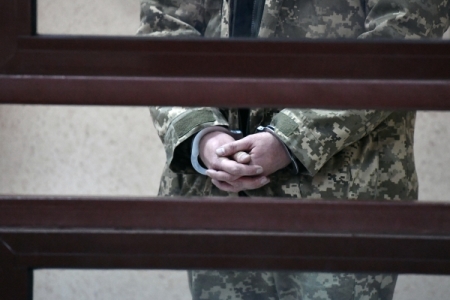 Задержанных после инцидента около Крыма украинских моряков обвиняют в незаконном пересечении границы