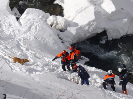 Сильный мороз мешает поиску пропавших туристов в Хакасии