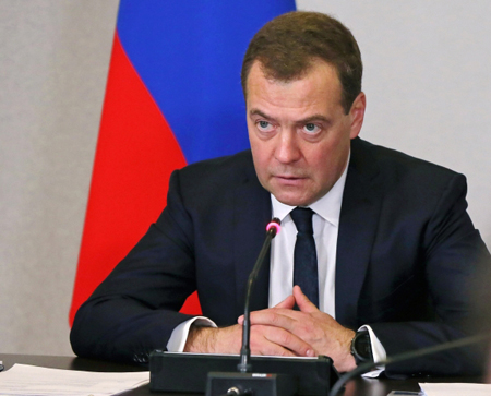 Медведев прибыл в ЯНАО, где проведет совещание по развитию Северного морского пути