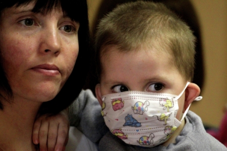 СКР проверяет сообщения СМИ о попытках запретить проживание онкобольных детей в московском доме