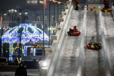 Развлекательную программу на новогоднюю ночь подготовили 25 парков Москвы