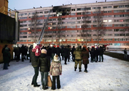 Девять подъездов поврежденного взрывом газа дома в Магнитогорске безопасны для проживания