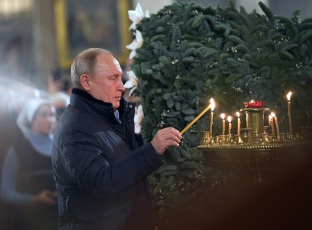 Путин подарил икону Спасо-Преображенскому собору Петербурга