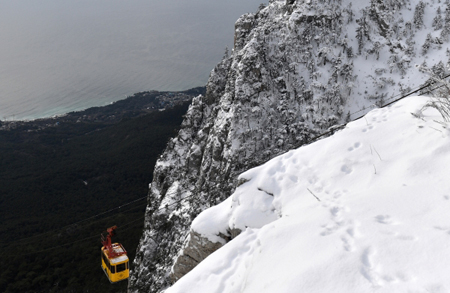 Опасность схода лавин существует в горах Крыма 10-11 января - МЧС