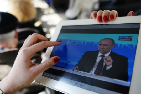 У Путина пока нет потребности вести аккаунты в соцсетях, чтобы стать ближе к людям - Песков