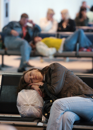 Аэропорт Саратова третьи сутки подряд работает с перебоями из-за непогоды