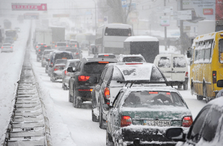 Временное ограничение движения введено на федеральной трассе М-5 в Башкирии из-за снегопада