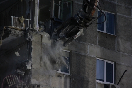 Мэр Магнитогорска рассказал о филигранном обрушении неустойчивой стены поврежденного взрывом дома