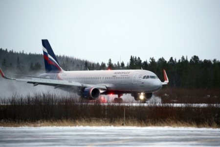 "Аэрофлот" направил в Ханты-Мансийск резервный борт для вывоза освобожденных пассажиров