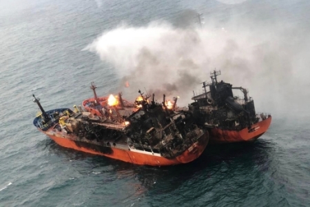 Поисковая операция в районе горящих танкеров в Черном море завершена