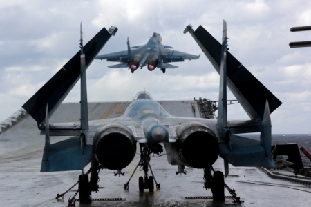 Корабельные истребители Северного флота перелетят в Крым для тренировок