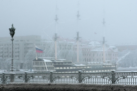 Не более 100 человек пострадали за неделю в Петербурге от гололеда и наледи