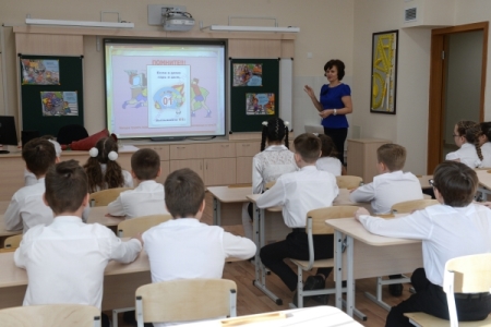 Школьники Сургута вернулись к занятиям после снятия карантина по гриппу и ОРВИ