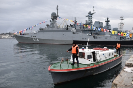 Ракетный корабль "Орехово-Зуево" отработал отражение ракетных атак в Черном море