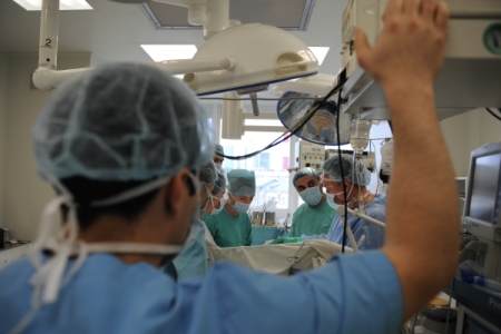 Первую донорскую трансплантацию костного мозга провели в Иркутске
