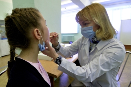 Роспотребнадзор отмечает снижение заболеваемости гриппом и ОРВИ в регионах РФ