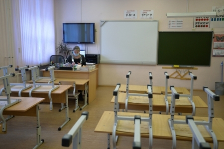 В кировской школе отстранен от работы учитель ИЗО, судимый за побои и кражу