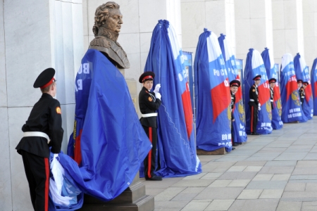 В Госдуме предложили учредить "Аллею славы" российских парламентариев