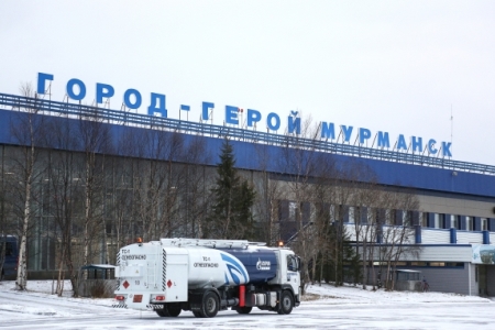 Аэропорт Мурманска временно закрыт из-за метели